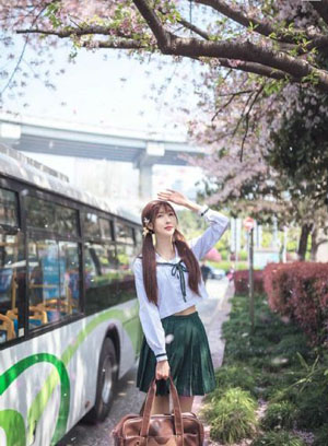 三更2饺子在地上做